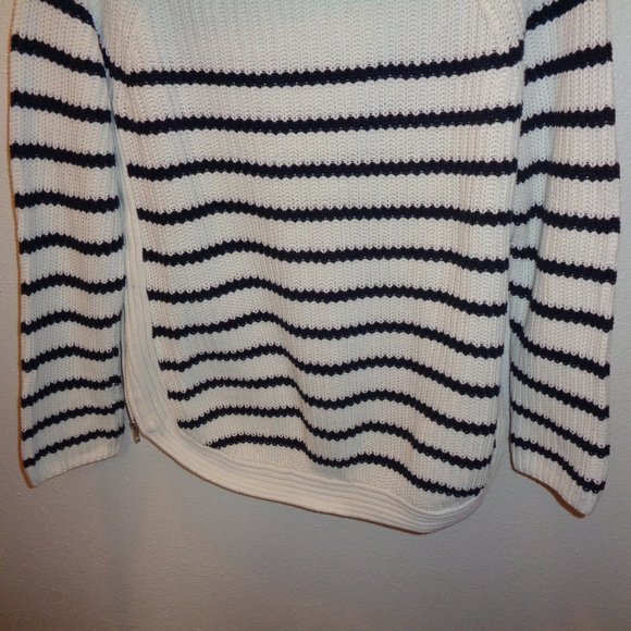 Croft & Barrow Sweater Size Medium - Picture 8 of 9